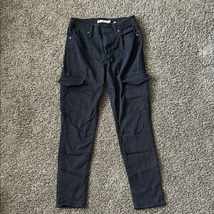 Black Levi’s Cargo Pants